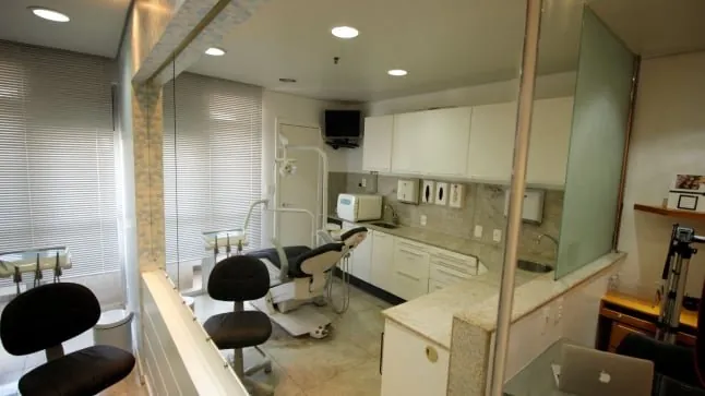 Equipamento odontol&oacute;gico do consult&oacute;rio